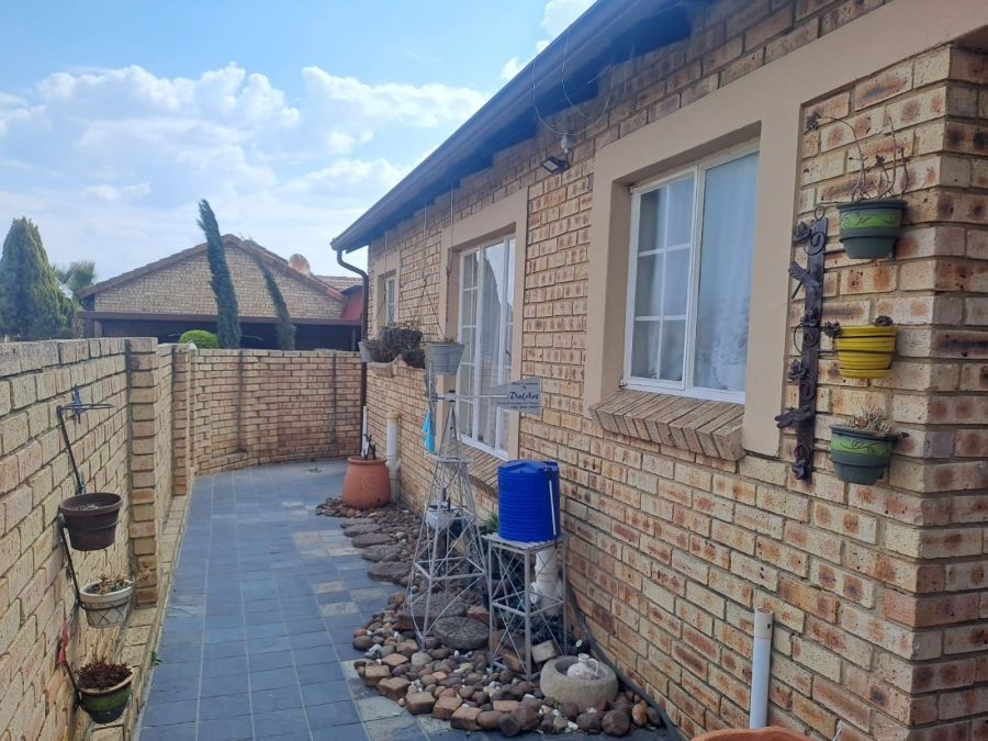 3 Bedroom Property for Sale in Sasolburg Free State